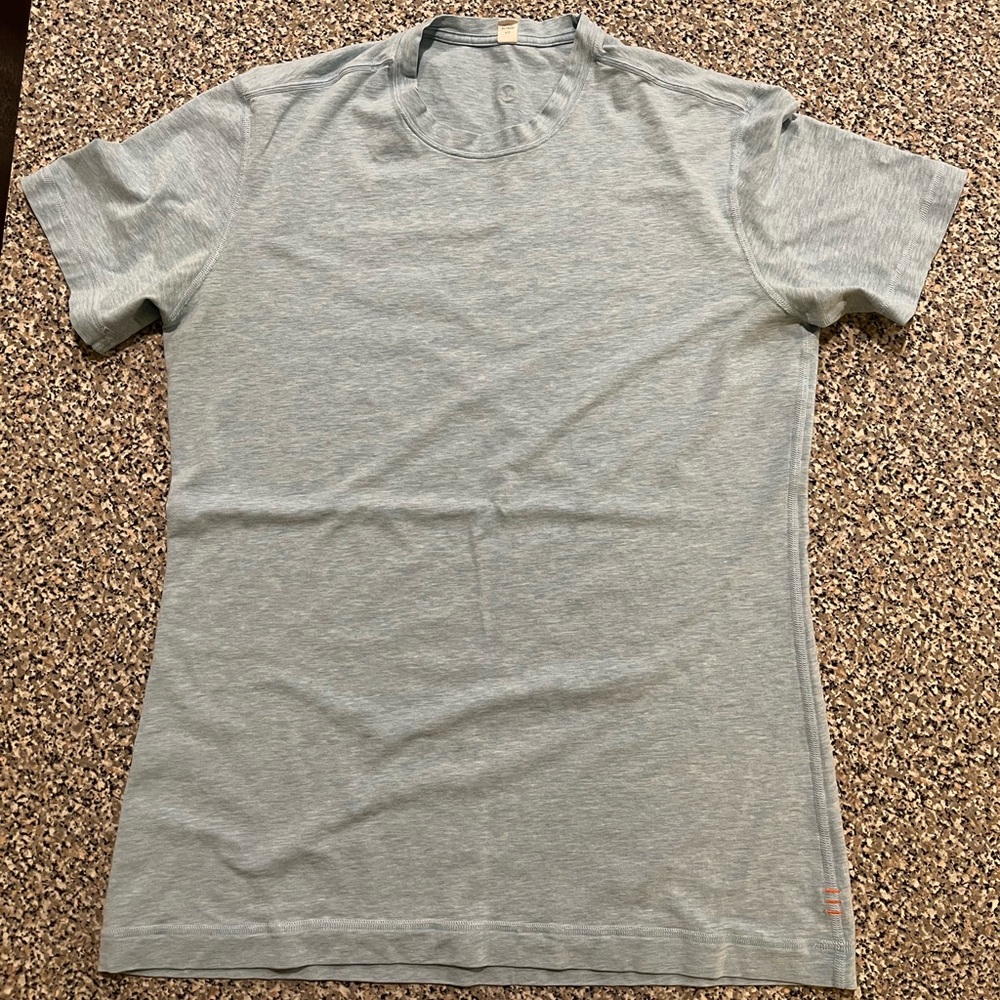 Mens medium lululemon T shirt